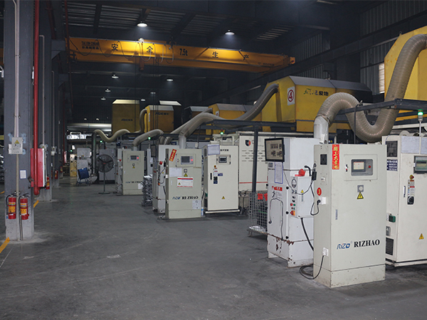 錦宏峰壓鑄車(chē)間現(xiàn)場(chǎng)